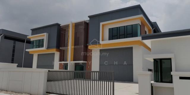 Selangor Puncak Alam Leasehold Warehouse / Factory For Sale 1