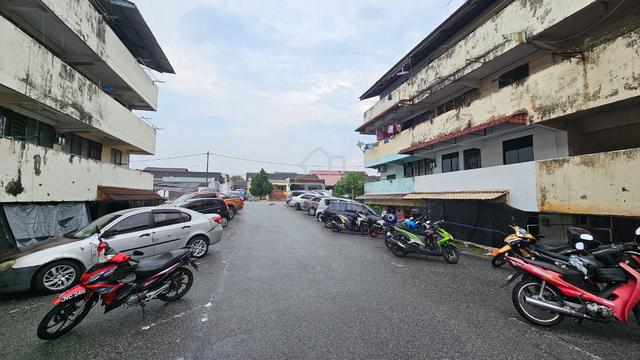 Flat Taman Ungku Tun Aminah 1
