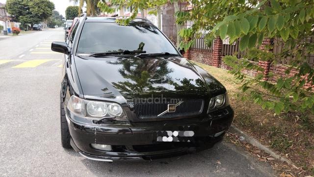 2004 Volvo V40 1.9 T (A) - 1