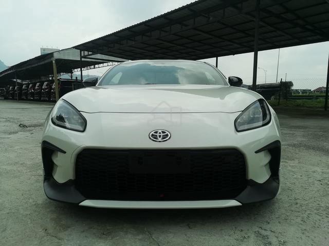 GR BODYKIT & MUFFLER 2021 Toyota GR86 2.4 RZ (A) - 1