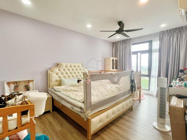 Perling Master Room for rent 1