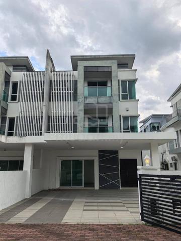 (New House) Freehold Bercham Ridgewood Triple Storey Semi D 1