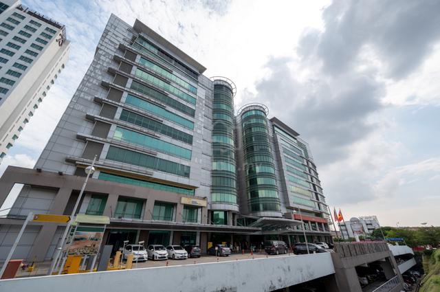 Professional office space in Regus BBT One on fully flexible terms 1