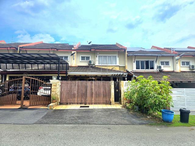 RENOVATED Seksyen 4 Prima Saujana Kajang Double Storey Terrace 1