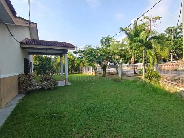 Rent Corner Lot Single Storey Taman Nusari Bayu 2 Bandar Sri Sendayan 1