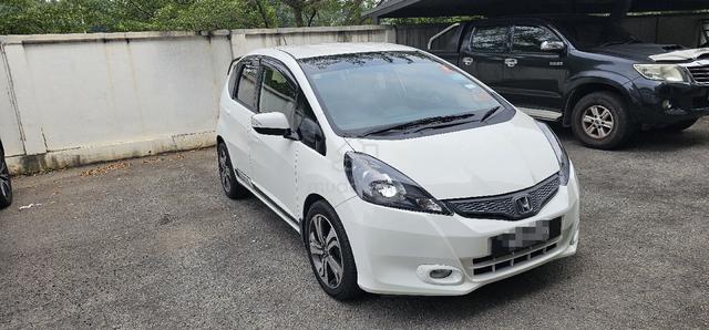 2013 Honda JAZZ 1.5 FACELIFT (A) - 2