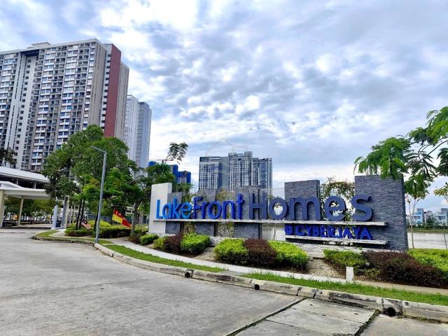 Lakefront Homes @ Cyberjaya 1