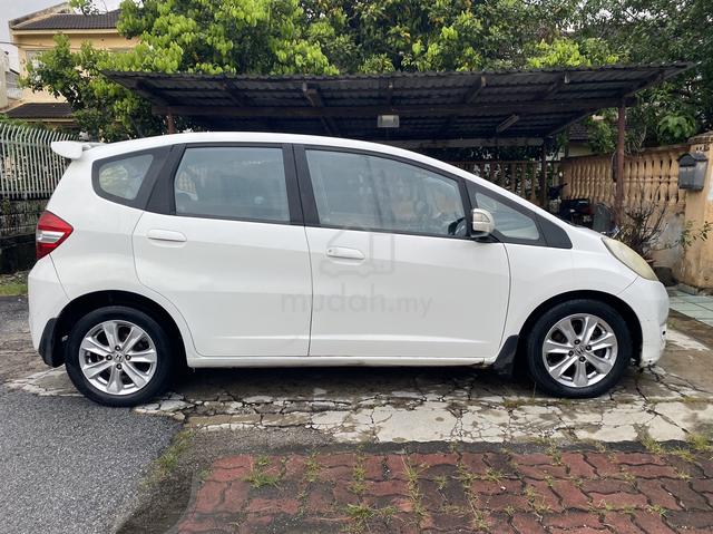 2014 Honda JAZZ 1.5 V (A) one owner - 4