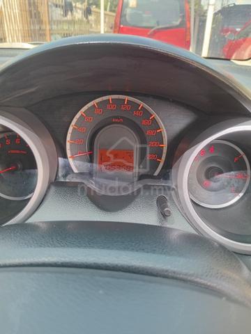 Honda Jazz 1.5(A) GE8 V-Tec Facelift 2013 - 3