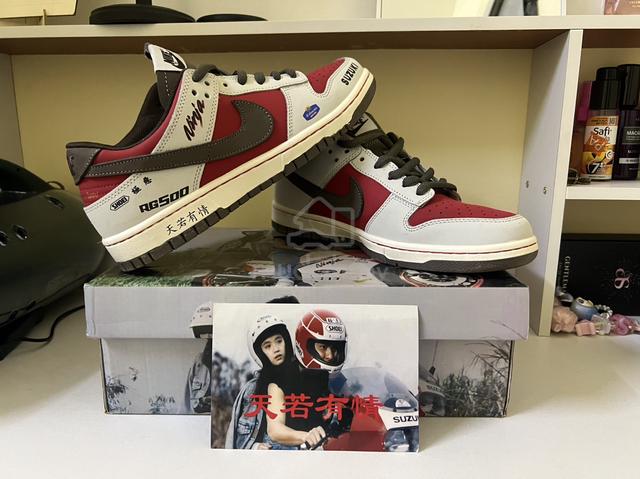 kasut nike sb dunk low x suzuki - photo 2 of 5