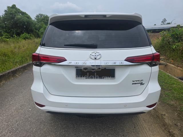 Toyota FORTUNER 2.4 VRZ Diesel 4x4 (A) SUV Auto - 4