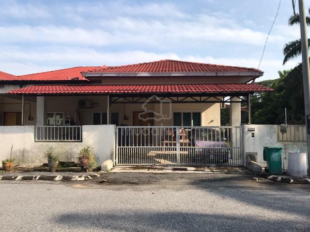 Semi-D House 1