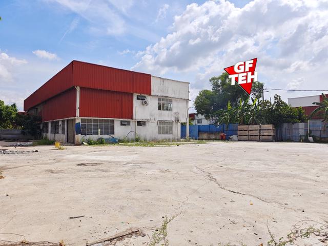 3080sf 1.5 Storey Semi D Factory/Warehouse Big Land 1