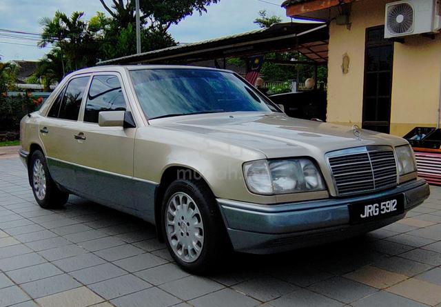1995 Mercedes Benz 220E 2.2 (A) - 2