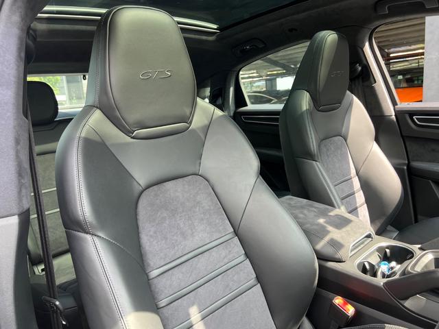 2022 Porsche Cayenne Coupe 4.0 GTS Bose Sound - 3