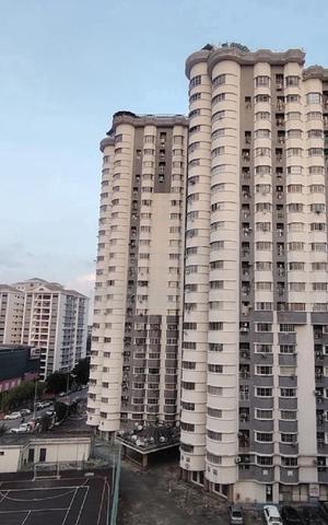 Regency Condominium 1