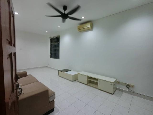 Jalan Lading, Puteri Wangsa 1