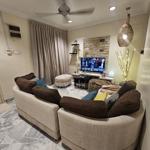 a warm and well maintained home  1