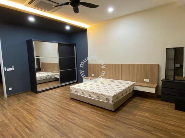 Freehold Gated Guarded Renovated Double Storey 8 Residence Padang Temu 1
