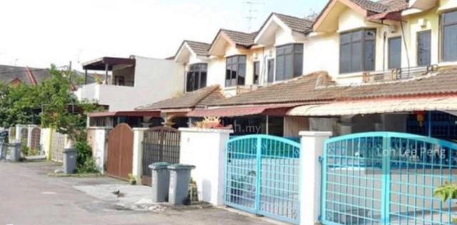 Skudai Taman Sri Yaakob Jalan Putra L.M.Cost Double Storey House 1
