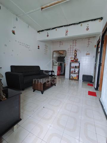 Flat Taman Ungku Tun Aminah 1