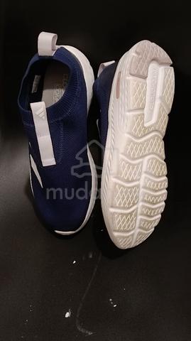 Adidas women's slip-on sport shoe for sale  - photo 4 of 6