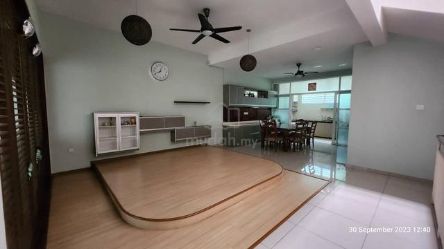 2.5 Storey Terrace House For Rent 1