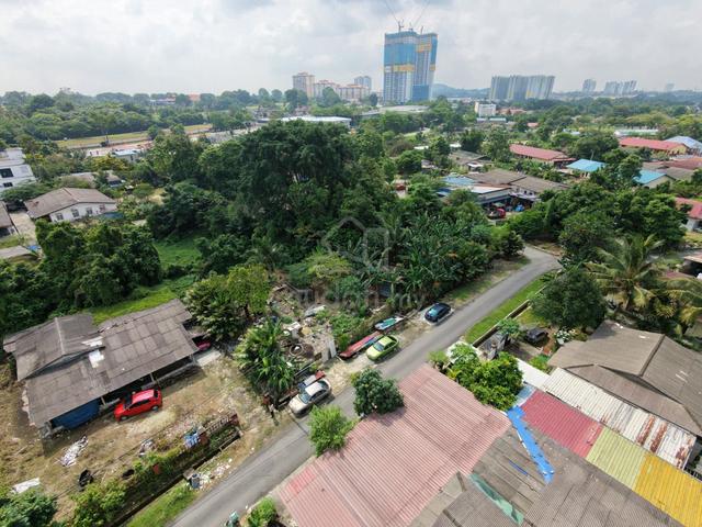 Taman saujana,molek, bungalow land,build own house,tanah besar 1