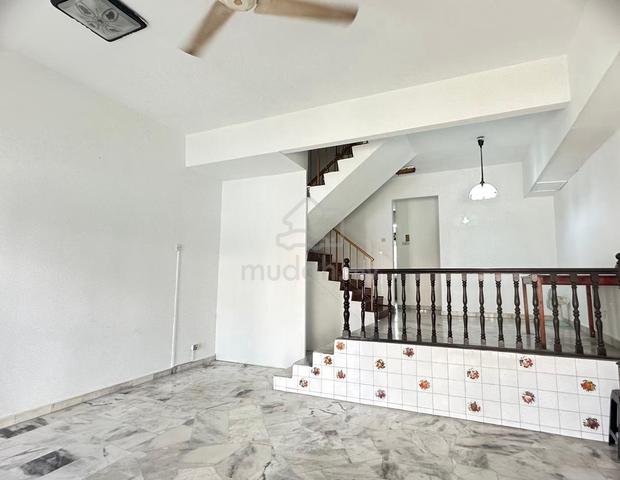 (FREEHOLD/18*65) 2 Storey Taman Universiti Indah Equine Seri Kembangan 1