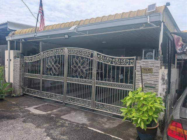 Single Storey Teres Fully Renovated Solok Kampung Jawa Bayan Baru  1