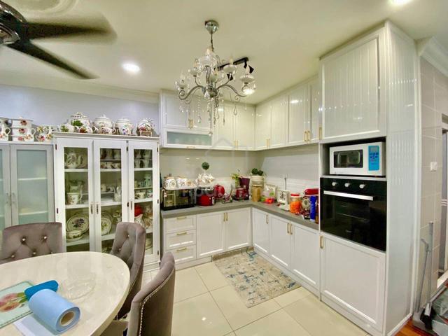 PALING CANTIK ‼️ Rumah Teres 2 Tingkat Taman Bentara Jalan kebun Baru 1