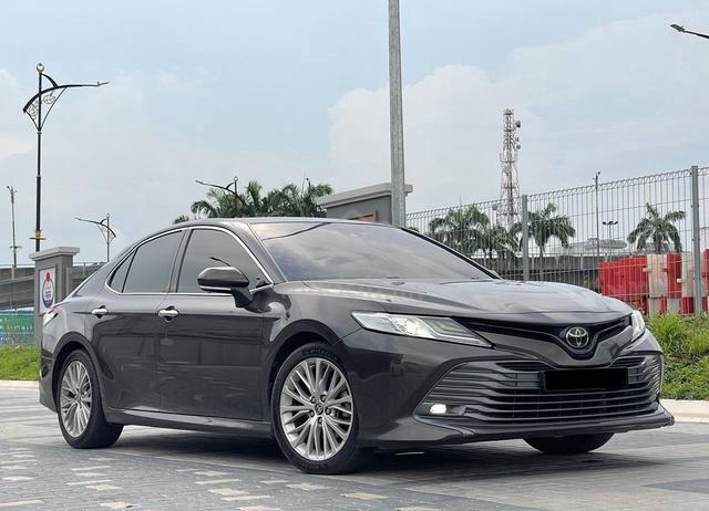 2019 Toyota CAMRY 2.5 V (FACELIFT) - 1