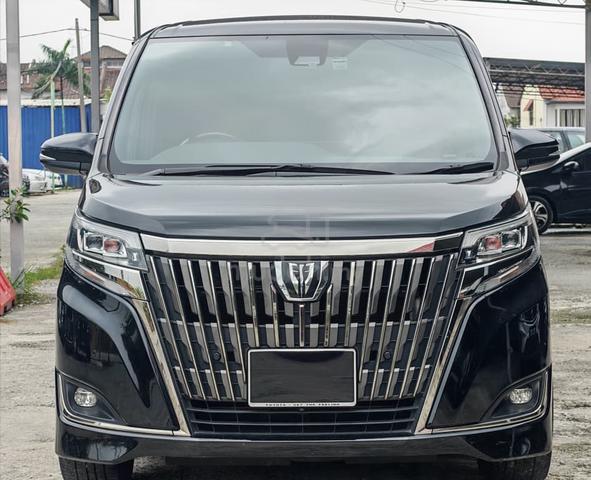 25 Toyota ESQUIRE 2.0 GI PREMIUM VOXY FACELIFT - 2