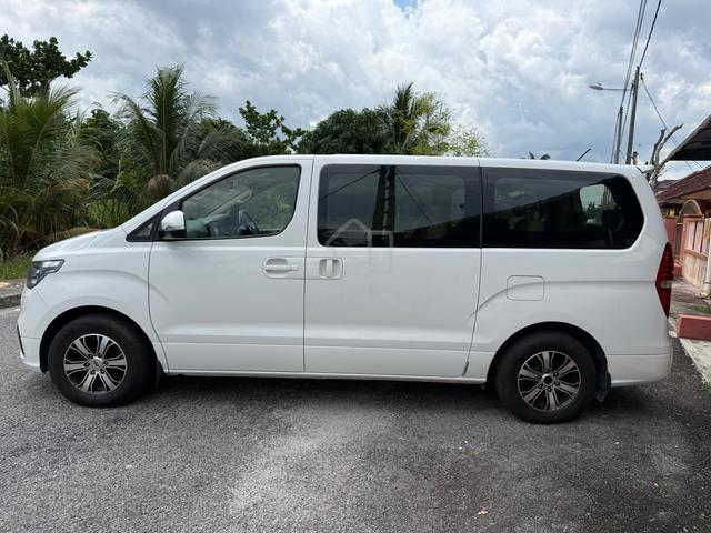2019 Hyundai GRAND STAREX 2.5 ROYALE NEWCAR CONDIT - 4