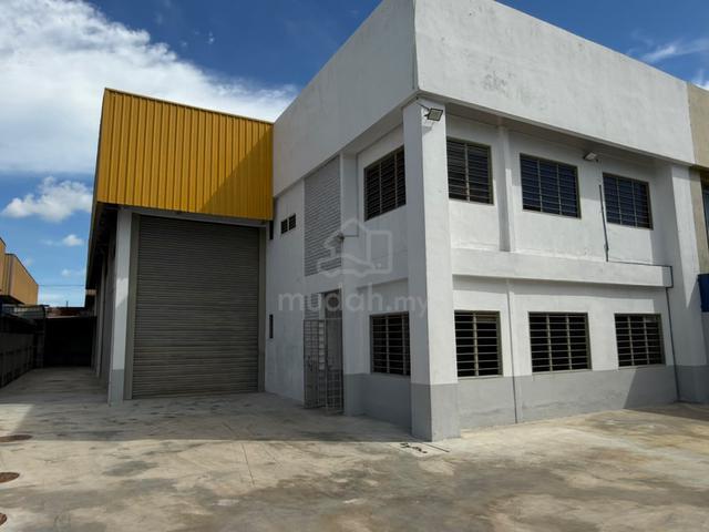 1.5 Storey Semi D Factory Warehouse bu 4750sf Pandamaran For Rent 1