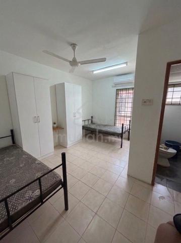 Bilik Sewa Di Pusat Komersial, Seksyen 7, Shah Alam, Selangor D.E. 1