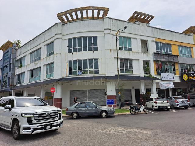PUTRA SQUARE Kuantan Corner and Adjacent Shop Ground floor 4240sf 1
