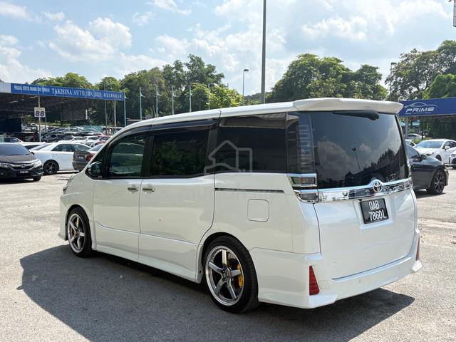 2021 Toyota VOXY 2.0 ZS KIRAMEKI III (A) - 3