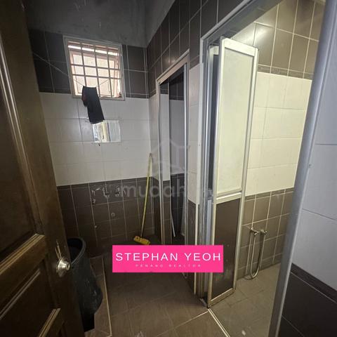 Shop office 1st floor Rent at Georgetown suitable for worker stay 1