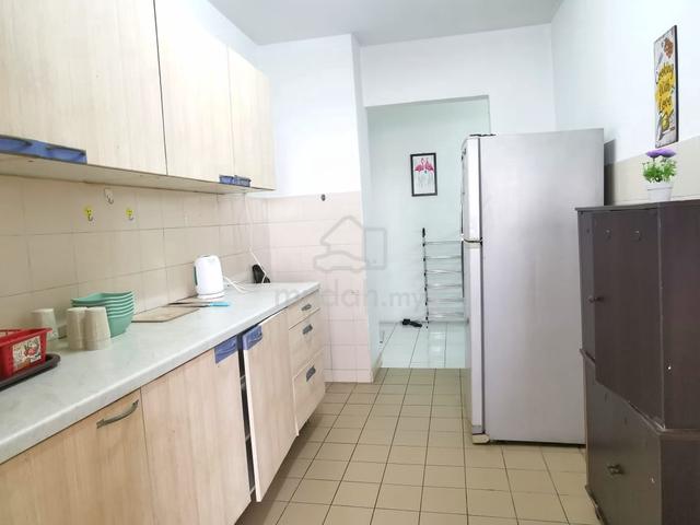 3min Walk LRT - Female Medium Room D Aman Crimson Near Citta Evolve 3