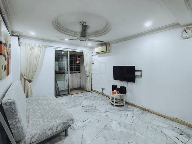 Iris Apartment (Taman Desa) 1