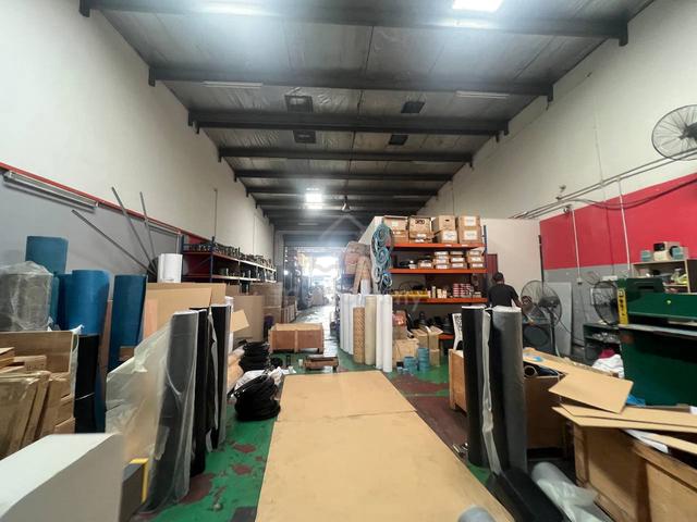 Taman Mount Austin / Mutiara Emas / Single Storey Factory / Extended 1