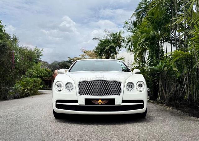2017 Bentley FLYING SPUR 4.0 V8 (A) - 1