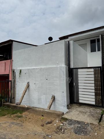 Rumah Teres Taman Dato rashid Kuantan 1