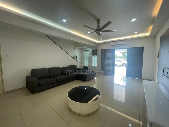 Double Storey Renovated Near Setia City Mall 1