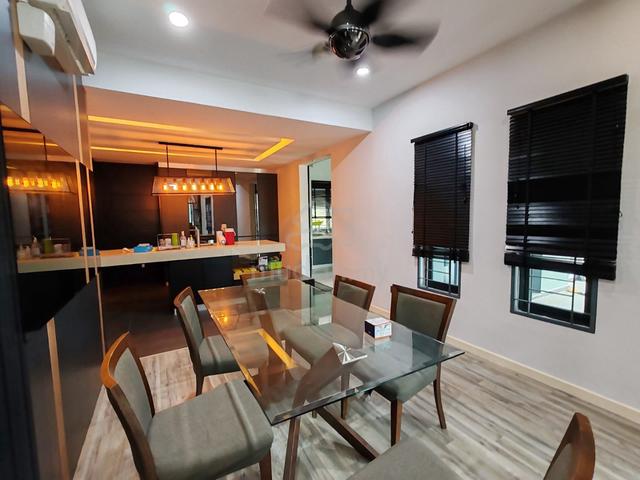 Newly renovated corner house ready move in Kota Kemuning 1