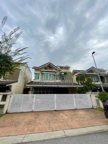 40x80 Extended Renovated Double Storey Garden Bungalow, Kemuning Resid 1