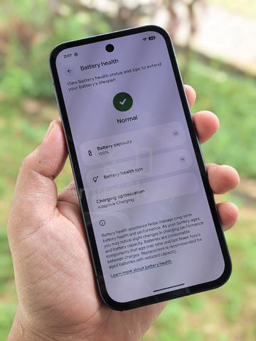 Google Pixel 9a 128GB - photo 4 of 6