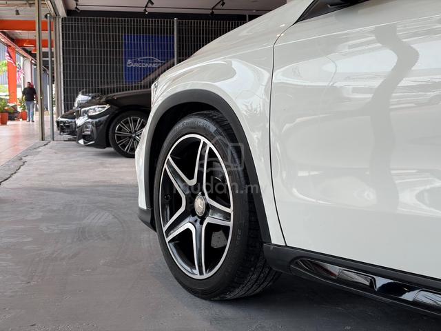 2015 Mercedes-Benz GLA250 4MATIC AMG Line - 30K KM - 5