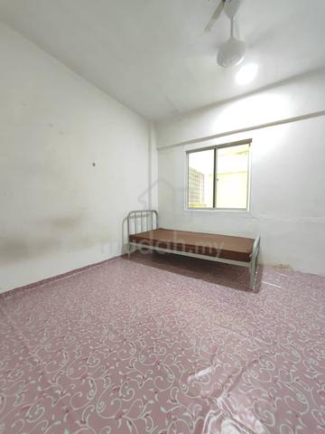 #841 Bukit Saujana Room! 5minit Johor Bahru/ CIQ/ Plaza Pelangi/Low De 5